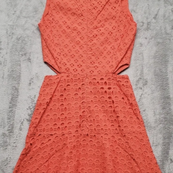 New, bright and fun Jessica Simpson summer dress - Picture 4 of 5